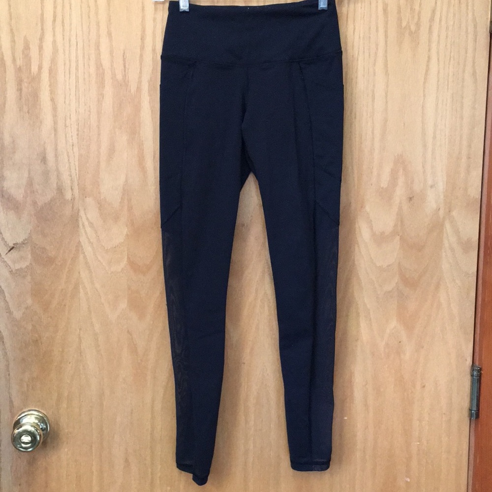 3/$20 Victoria’s Secret Knockout Leggings